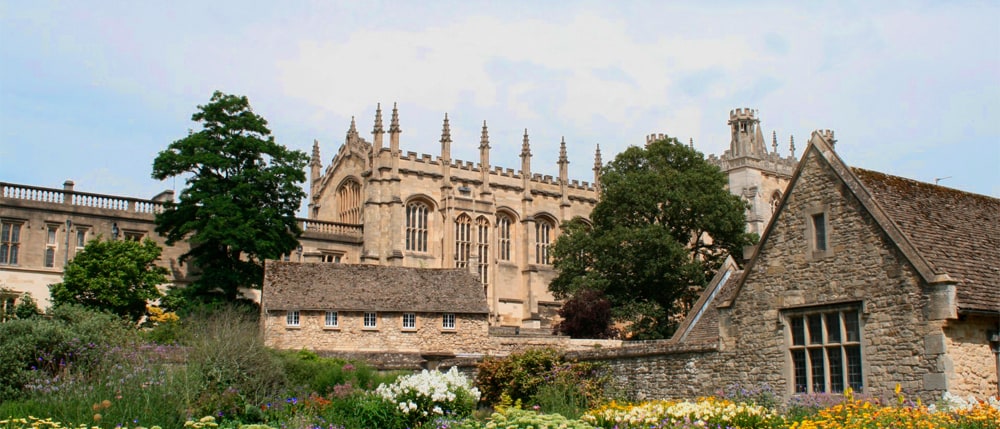 Surgical training at Oxford University (Great Hall)
